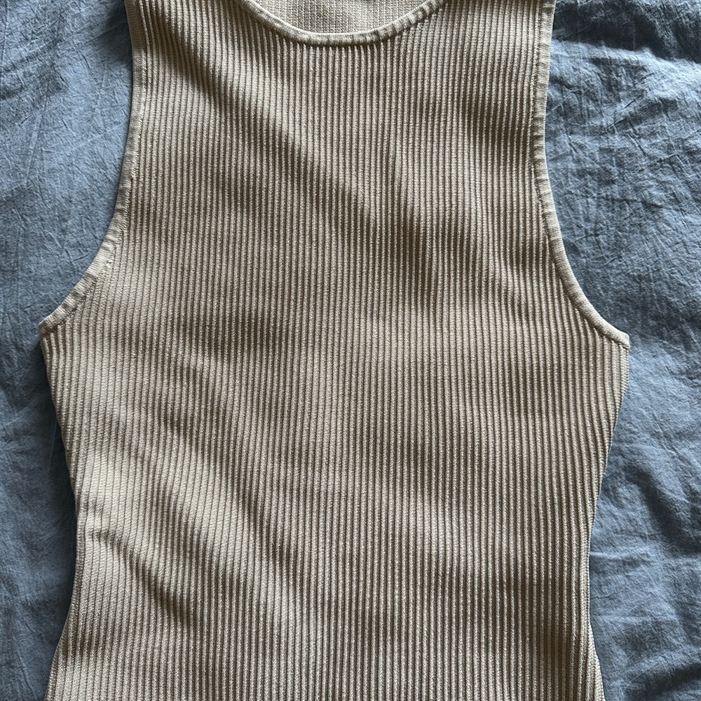 Aritzia sculpt knit tank